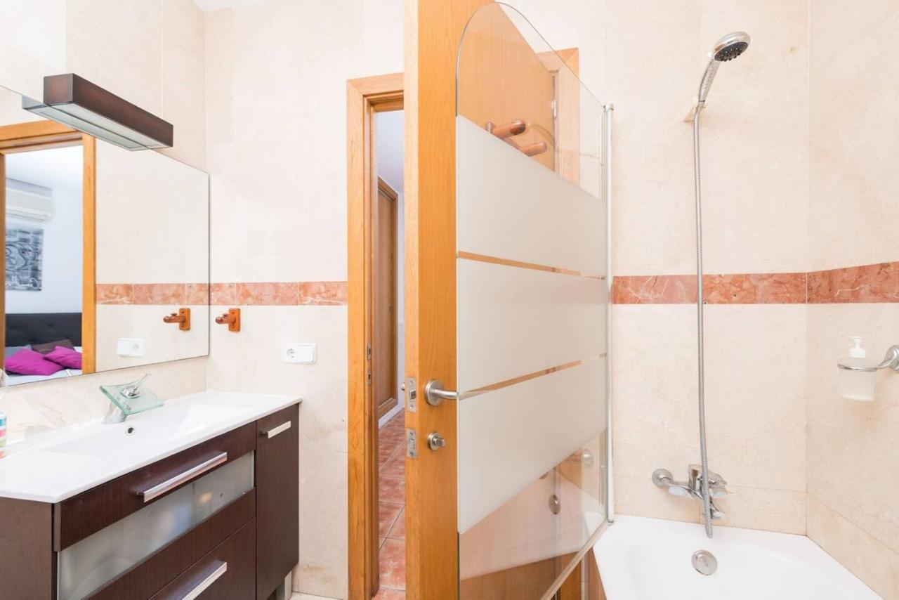 Puerto Alcudia Villa: Poolside Retreat Near
