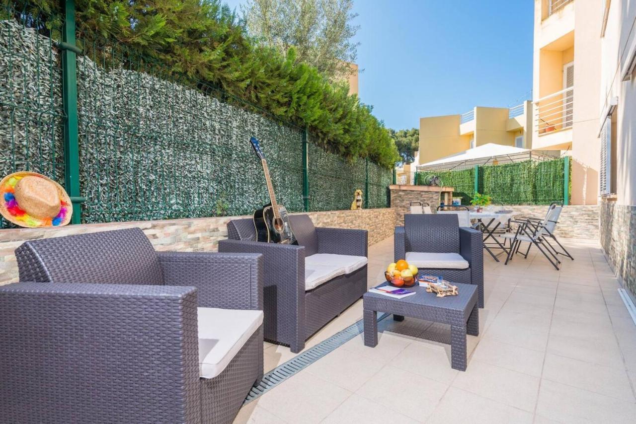 Puerto Alcudia Villa: Poolside Retreat Near *