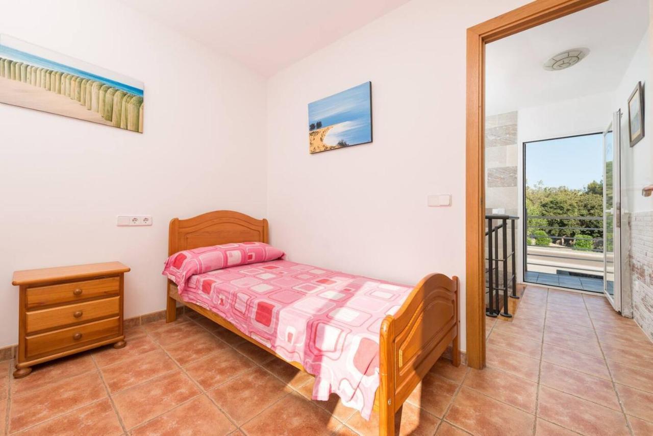 Puerto Alcudia Villa: Poolside Retreat Near Holiday home *
